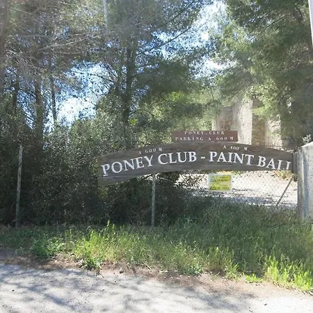 B Front De Apartment